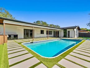 7020 Plantation Rd, Plantation FL 33317