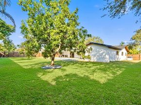 7020 Plantation Rd, Plantation FL 33317