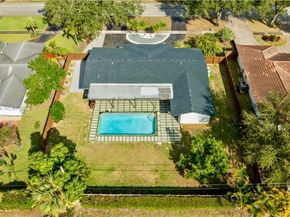 7020 Plantation Rd, Plantation FL 33317