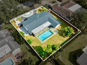 7020 Plantation Rd, Plantation FL 33317