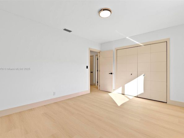 7020 Plantation Rd, Plantation FL 33317