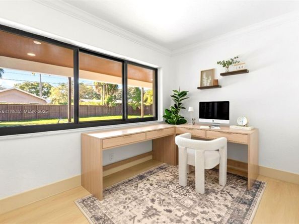 7020 Plantation Rd, Plantation FL 33317