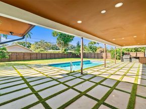 7020 Plantation Rd, Plantation FL 33317