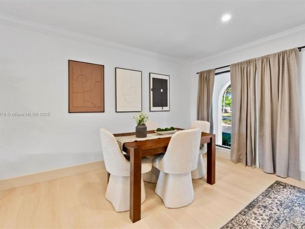 7020 Plantation Rd, Plantation FL 33317