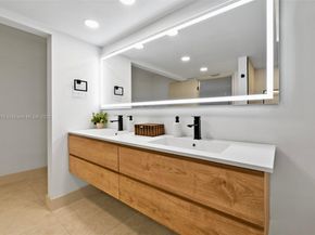 7020 Plantation Rd, Plantation FL 33317