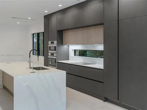3086 Indiana St, Miami FL 33133