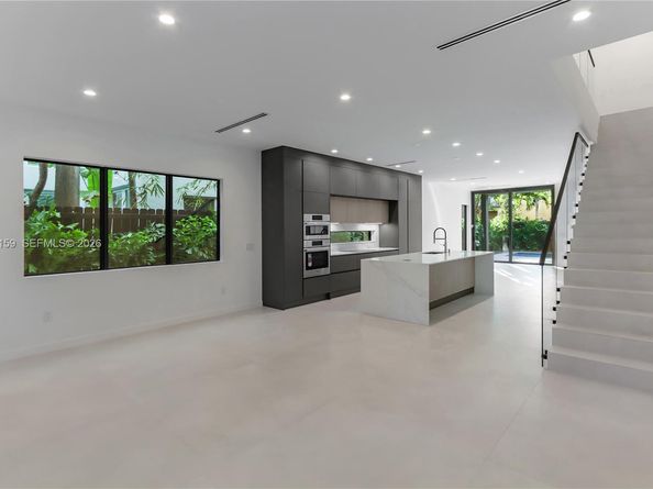 3086 Indiana St, Miami FL 33133