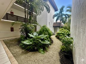 7477 SW 82nd St C117, Miami FL 33143