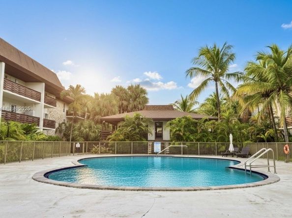 7477 SW 82nd St C117, Miami FL 33143