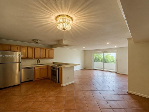 7477 SW 82nd St C117, Miami FL 33143