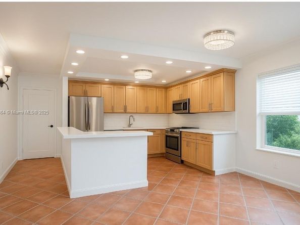 7477 SW 82nd St C117, Miami FL 33143