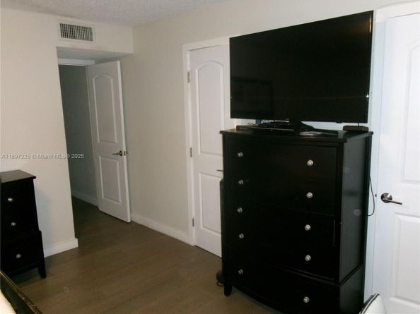 11430 SW 83rd Ter, Miami FL 33173