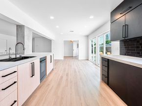 19661 NE 10th Pl, Miami FL 33179