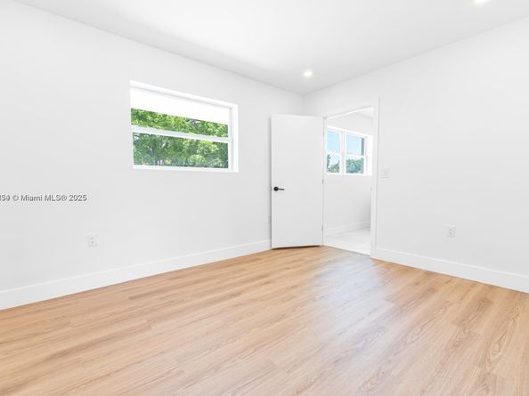 19661 NE 10th Pl, Miami FL 33179