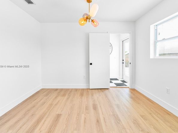 19661 NE 10th Pl, Miami FL 33179