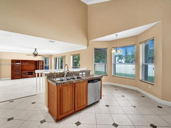 2434 SW 157th Ave, Miramar FL 33027