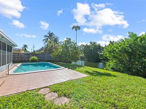7070 NW 21st St, Sunrise FL 33313