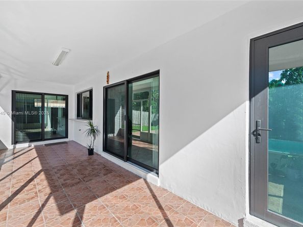 7070 NW 21st St, Sunrise FL 33313