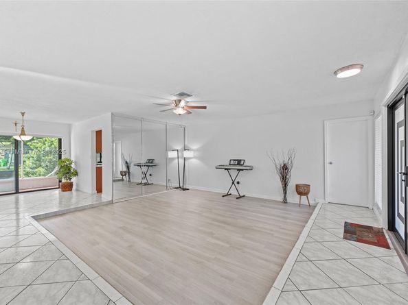7070 NW 21st St, Sunrise FL 33313