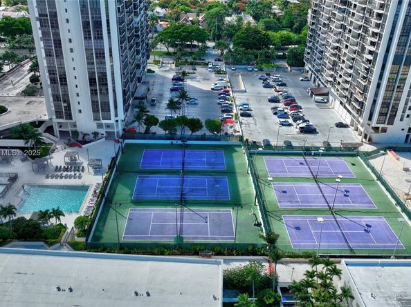 1901 Brickell Ave B2209, Miami FL 33129