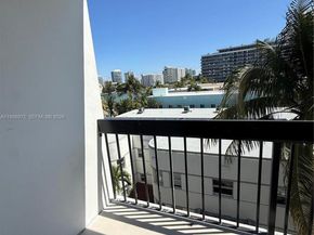 6937 Bay Dr, Miami Beach FL 33141
