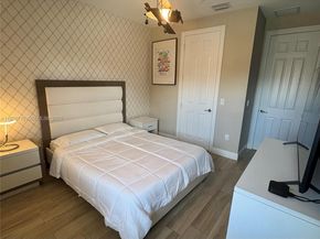 8925 NW 99th Ct, Doral FL 33178