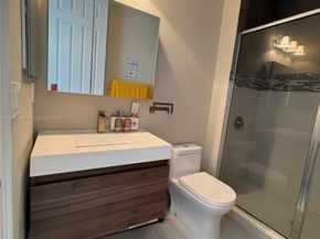 8925 NW 99th Ct, Doral FL 33178