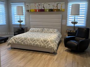 8925 NW 99th Ct, Doral FL 33178