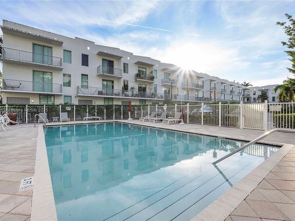 2100 Van Buren St 102, Hollywood FL 33020