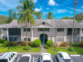 927 NE 199th St 104, Miami FL 33179