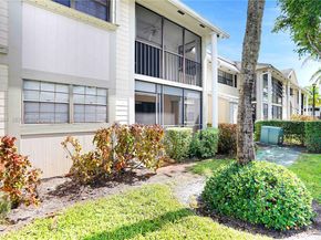 927 NE 199th St 104, Miami FL 33179