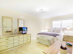 927 NE 199th St 104, Miami FL 33179