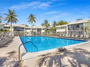 927 NE 199th St 104, Miami FL 33179