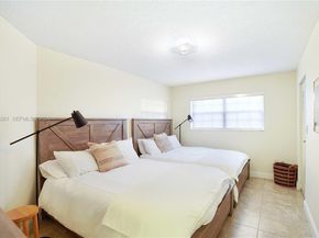 927 NE 199th St 104, Miami FL 33179