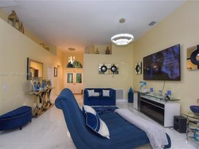 8733 NW 76th Dr, Tamarac FL 33321