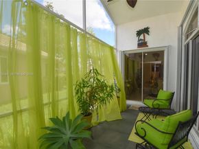 8733 NW 76th Dr, Tamarac FL 33321
