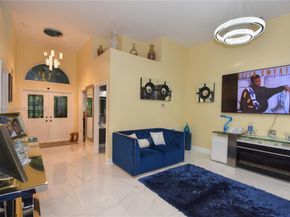 8733 NW 76th Dr, Tamarac FL 33321