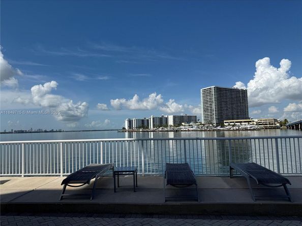 2016 Bay Dr 202, Miami Beach FL 33141
