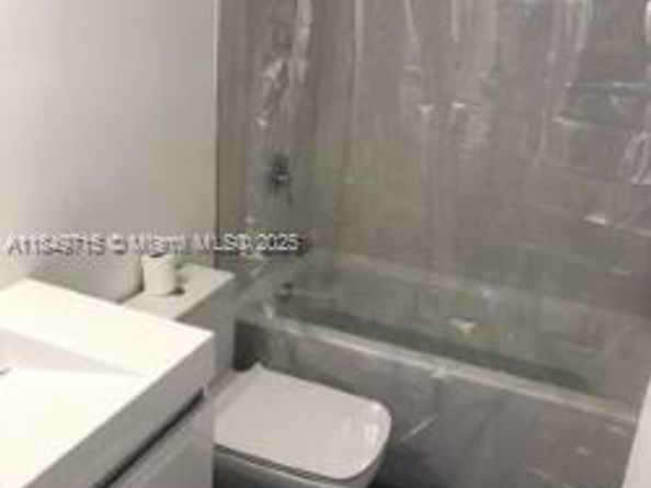 2016 Bay Dr 202, Miami Beach FL 33141