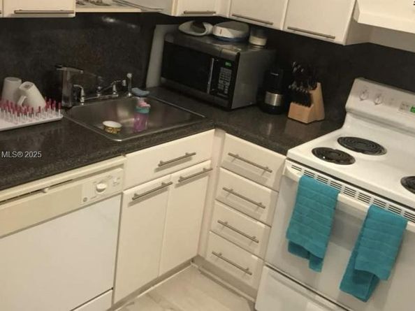 2016 Bay Dr 202, Miami Beach FL 33141