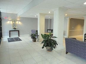 2016 Bay Dr 202, Miami Beach FL 33141