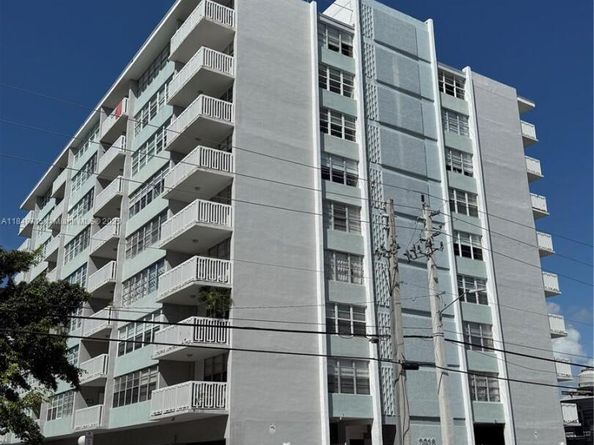 2016 Bay Dr 202, Miami Beach FL 33141