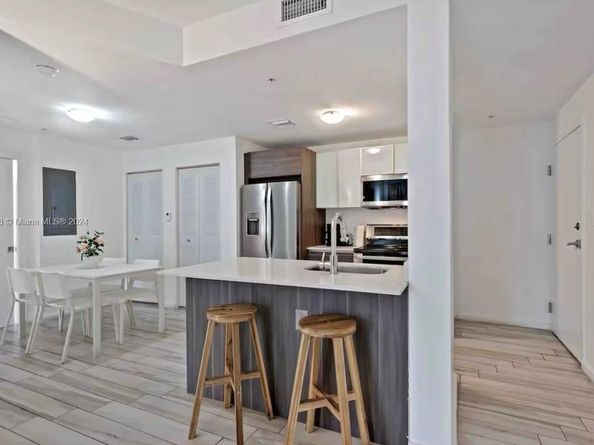 481 NE 29th St 702, Miami FL 33137