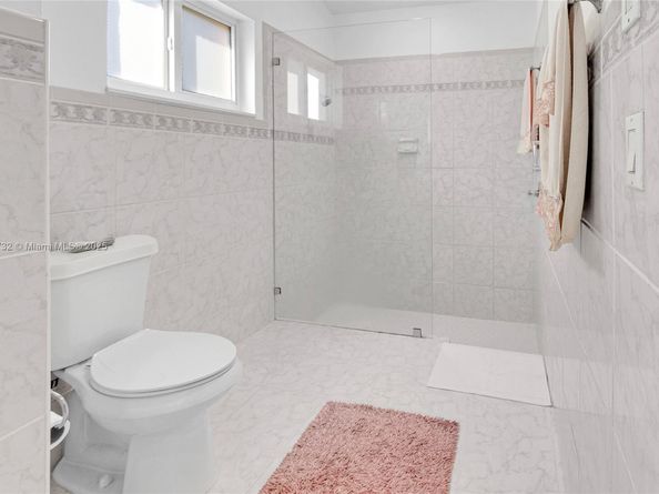 20270 NW 4th St, Pembroke Pines FL 33029