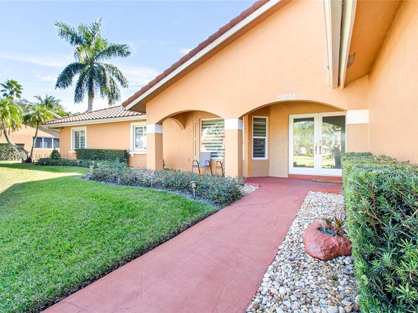 20270 NW 4th St, Pembroke Pines FL 33029