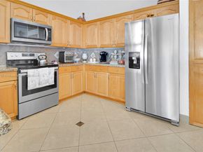 20270 NW 4th St, Pembroke Pines FL 33029