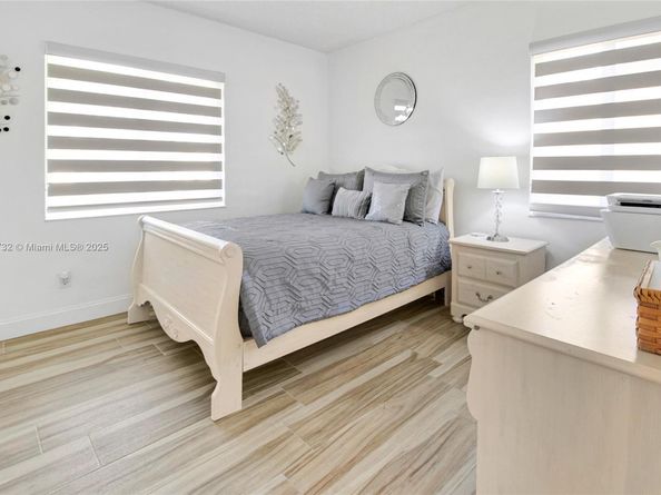 20270 NW 4th St, Pembroke Pines FL 33029