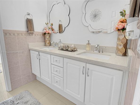 20270 NW 4th St, Pembroke Pines FL 33029