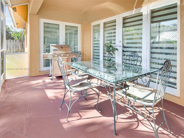 20270 NW 4th St, Pembroke Pines FL 33029