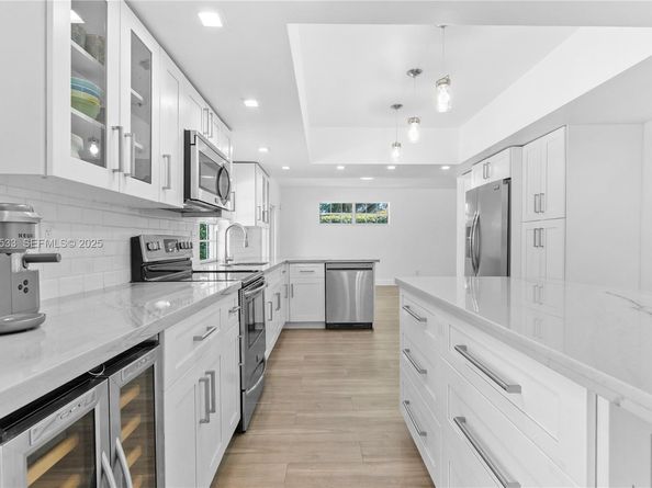 2055 NE 201st Ter, Miami FL 33179